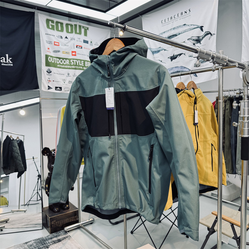 Outdoor Windproof Stand-Up Windproof Wear-Resistant Water-Repellent Unisex Outdoor Fleece Soft Shell Jacket Trendy Outdoor Windproof Stand-Up Windproof Wear-Resistant Water-Repellent Unisex Outdoor Fleece Soft Shell Jacket Trendy