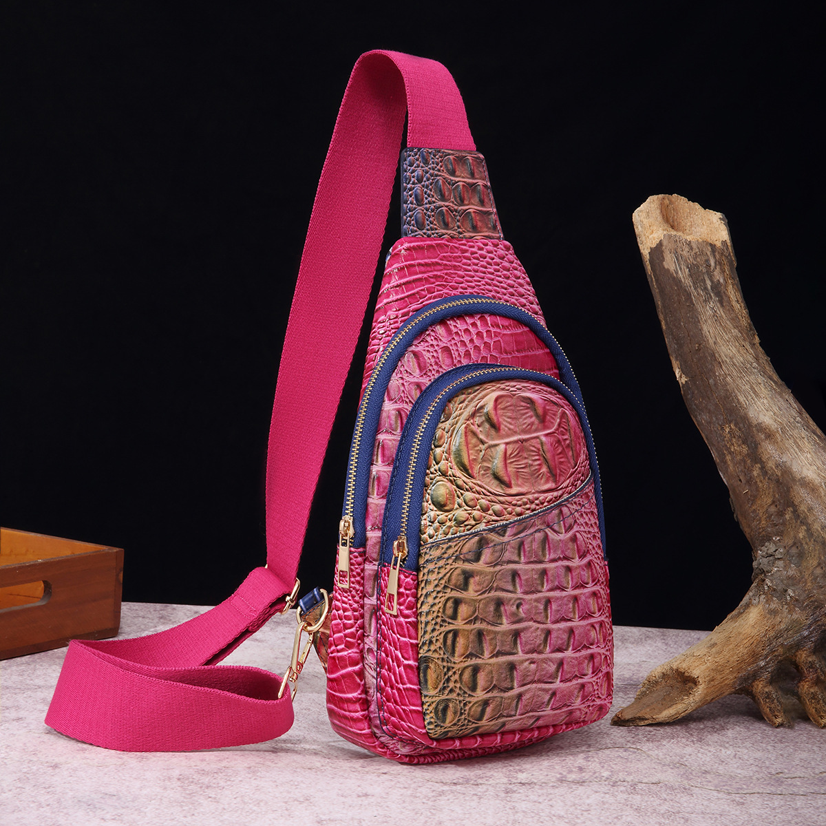 Retro Women's Chest Bag With Crocodile Pattern And Wide Strap_voghion.com