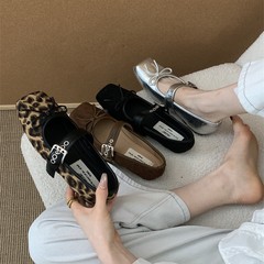 网红款方头女鞋子秋新款平底蝴蝶结单鞋芭蕾舞银色皮带扣玛丽珍鞋