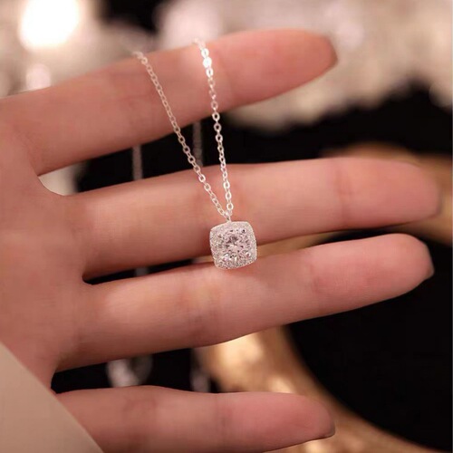 Square Zircon Necklace, Minimalist and Elegant Choker with Subtle Style, Short Fashionable Choker
