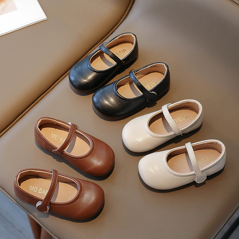 Cute fashionable shoes with velcro