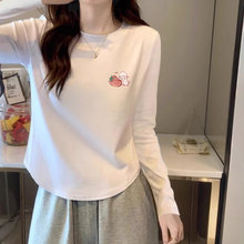 十三行女装2026秋季纯棉新款正肩弧形长袖t恤女修身时尚体恤上衣