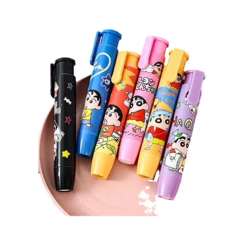 Xiaoxin presiona el borrador.