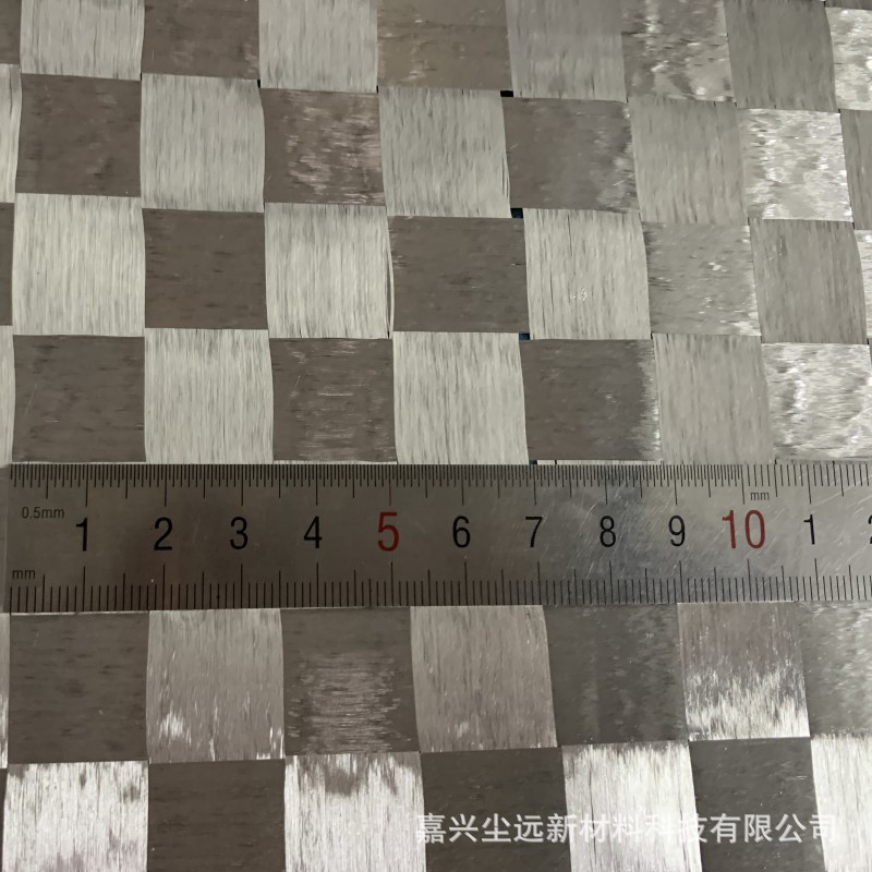 12k碳纤维电镀展宽布 88g 18*18mm方格 超轻超薄