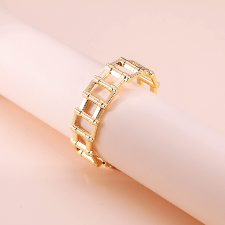 Simple Geometric Alloy Hollow Bracelet display picture 3