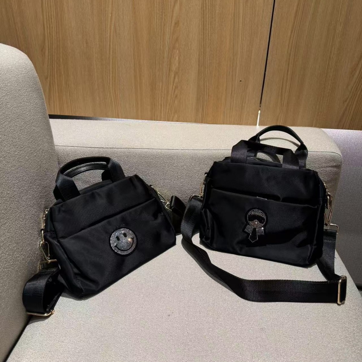 Cross-Border Practical Multi-Compartment Casual Simple Smiley Face Shoulder Bag for Women Waterproof Nylon Fabric Practical Handbag Crossbody Bag Custom