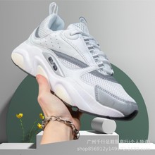 �羳���Q�W��վB22�\�����e������m�͹�͸����Ů���ϵ�Ь��