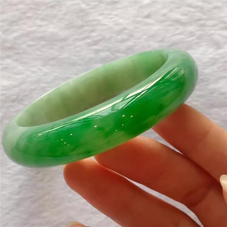 얼음 찹쌀형 양녹색 옥팔찌 노구덩이 떠다니는 녹색 원형 얼음형 과일 녹색 황실 첩 선물 여성 옥팔찌
