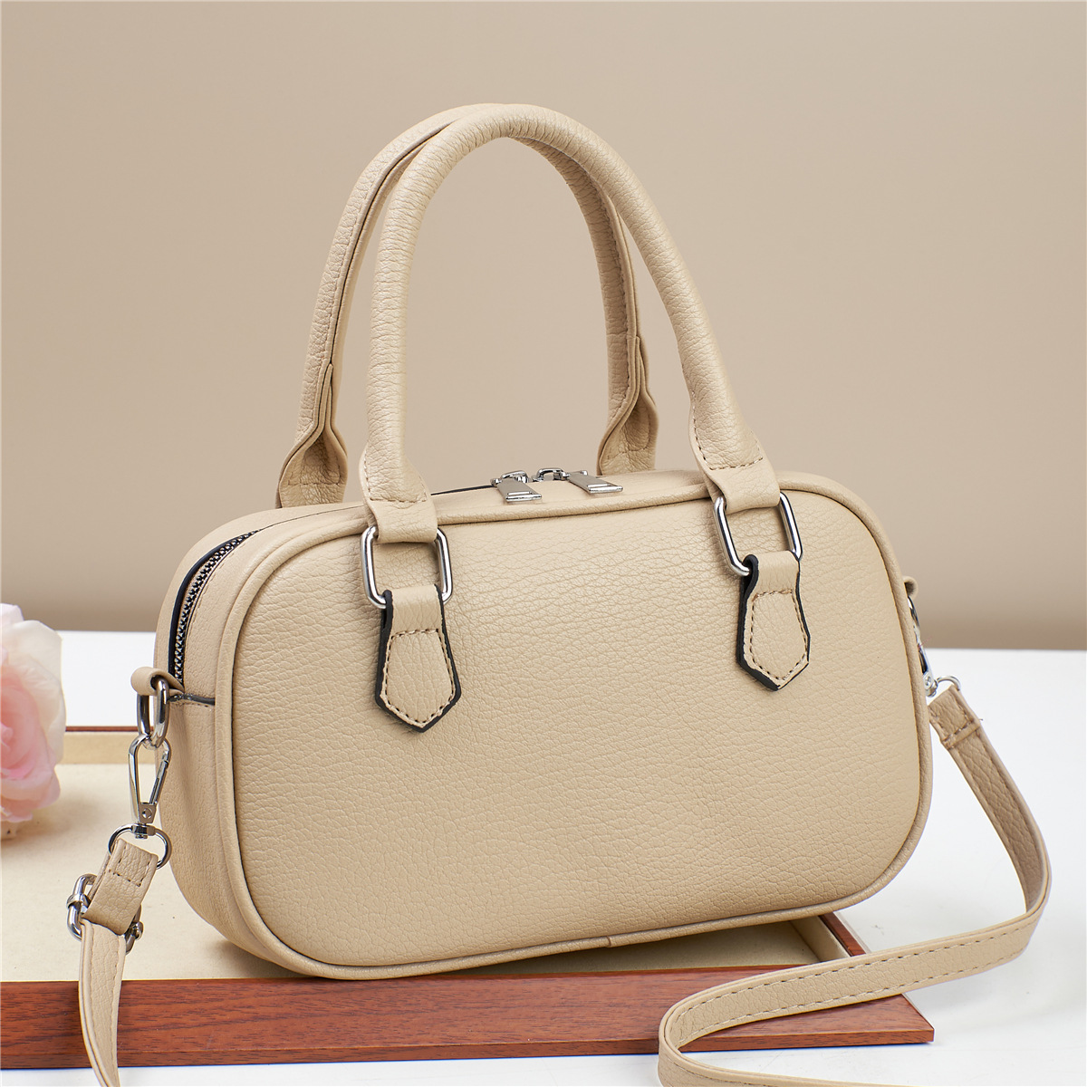 2025 verano nueva moda damas atmósfera damas fabricantes versátiles bolsos de teléfono móvil bolsos de madre bolsos de hombro