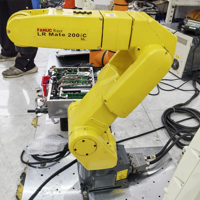Подержанный в употреблении 200IC/5L Fanc робот маленький рабочий стол 5KG рычаг 892 мм FANUC Механическая рука