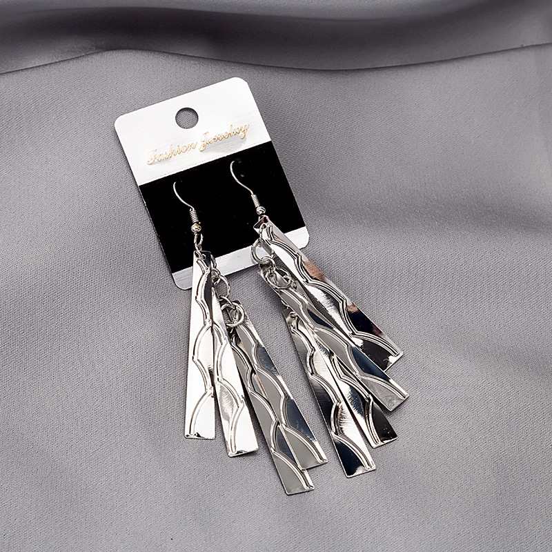 Holiday Occasion Metal Material 1 Pair Exaggerated Fashion Irregular Geometric Water Droplets Tassel Metal Women'S Drop Earrings Earrings