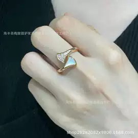 项链;戒指;手镯