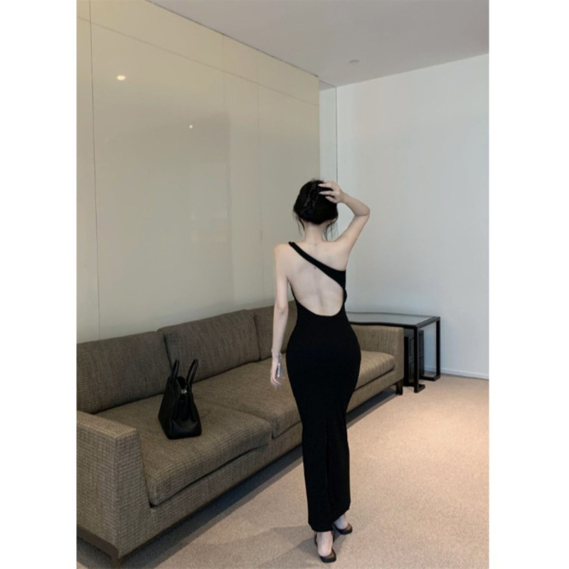 2025 デザインオフショルダースリムフィットドレス女性のための 2025 美しい気質黒バックレスヒップロングスカート|undefined