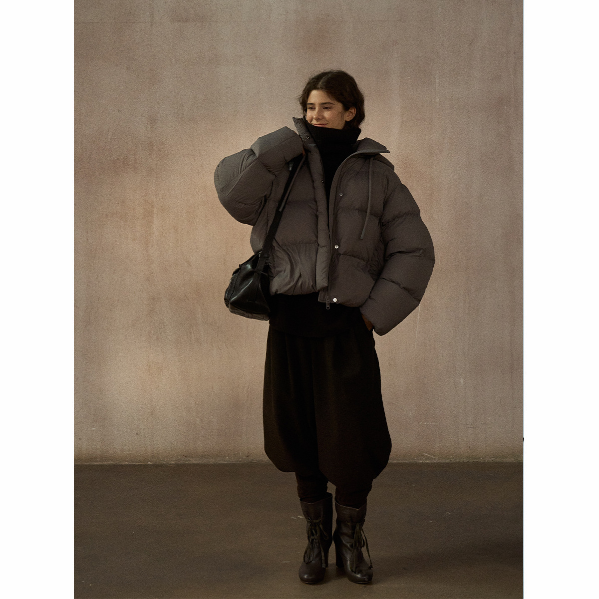 【Shijij】Shell Hooded Cocoon-Shaped Simple Commuting Short Warm Heat-Retaining Constant Temperature down Jacket H9038