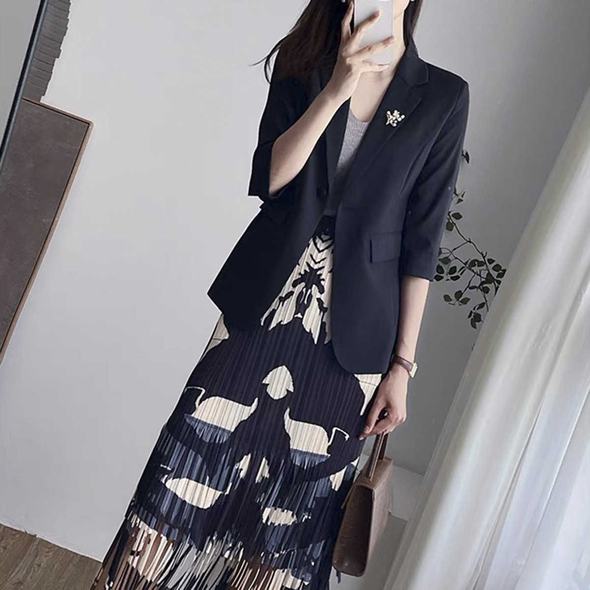 【Platinum Vine】 4000+ Th Drapey Three-Quarter Sleeve Blouse with One Button, Thin Blazer Jacket for Women, Autumn