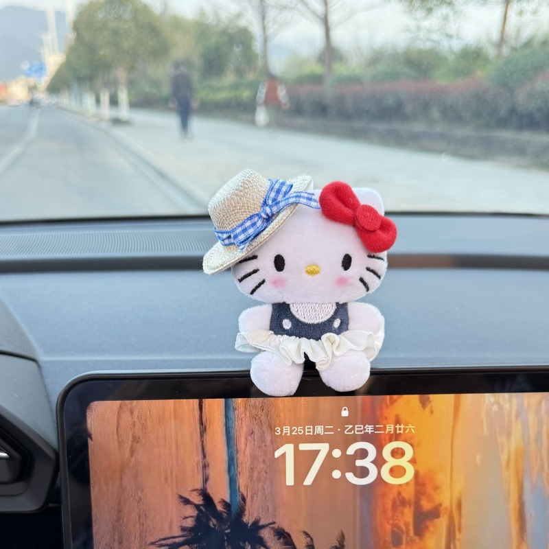 Carretera tiburón mujer mano gatita decoración de coche 2025 nuevo coche consola decoración interior muñeca de peluche