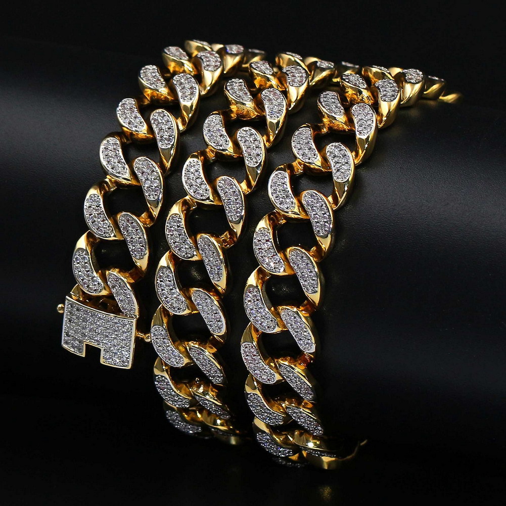 accessory hip-hop style