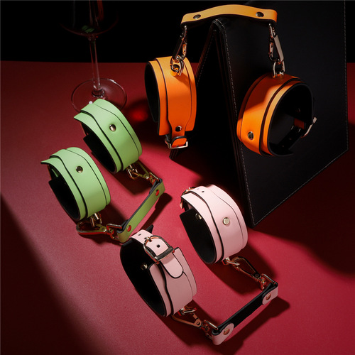 Sex toys, night-luminous leather handcuffs, bundled shackles, passion handbuckles, sm shackles, and leg rings, alternative pu toys