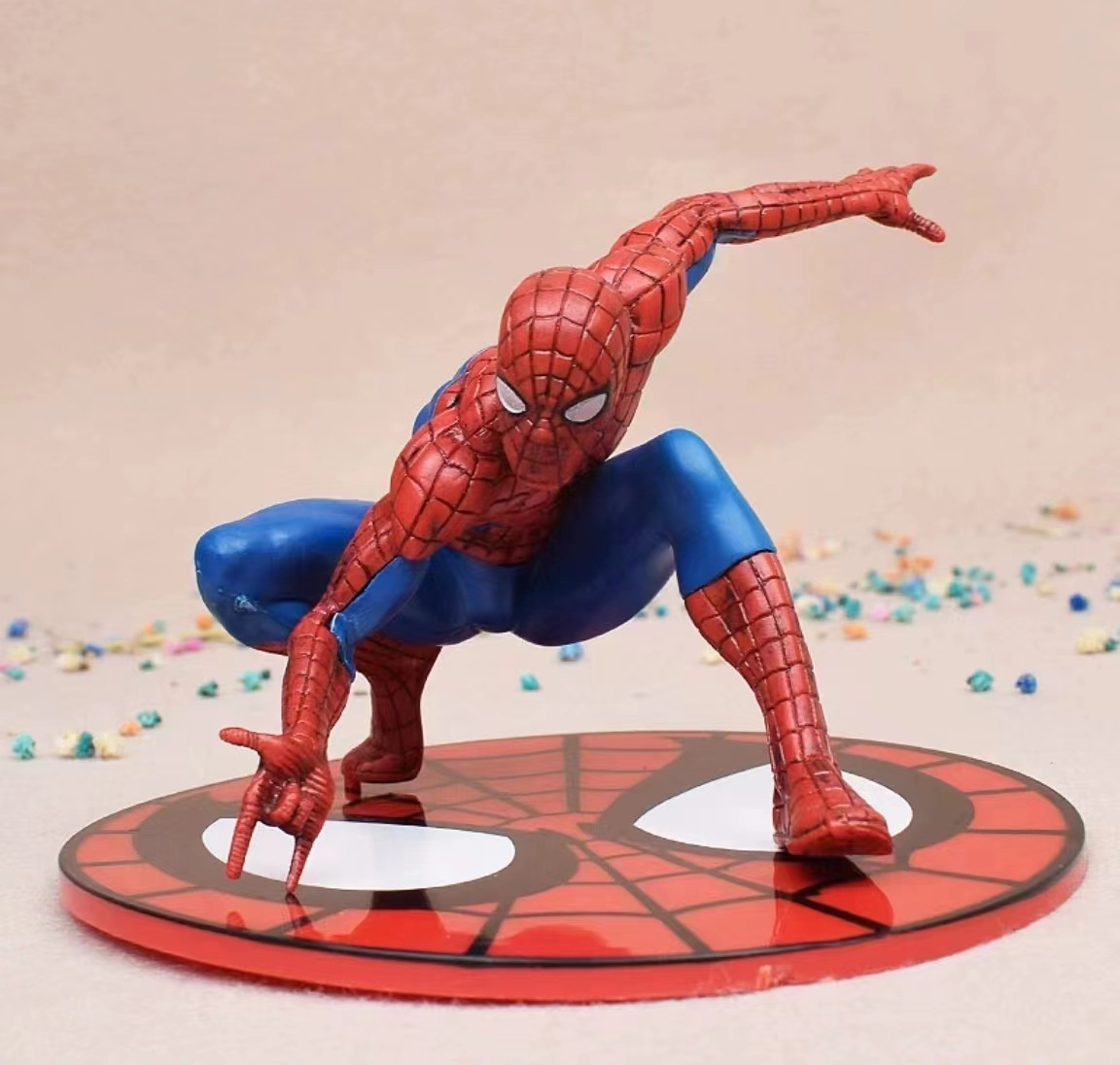 Red de celebridades Spider-Man Decoración de pasteles Adornos para hornear para niños Vestir Muñeca de cumpleaños Modelo de muñeca Plug-in