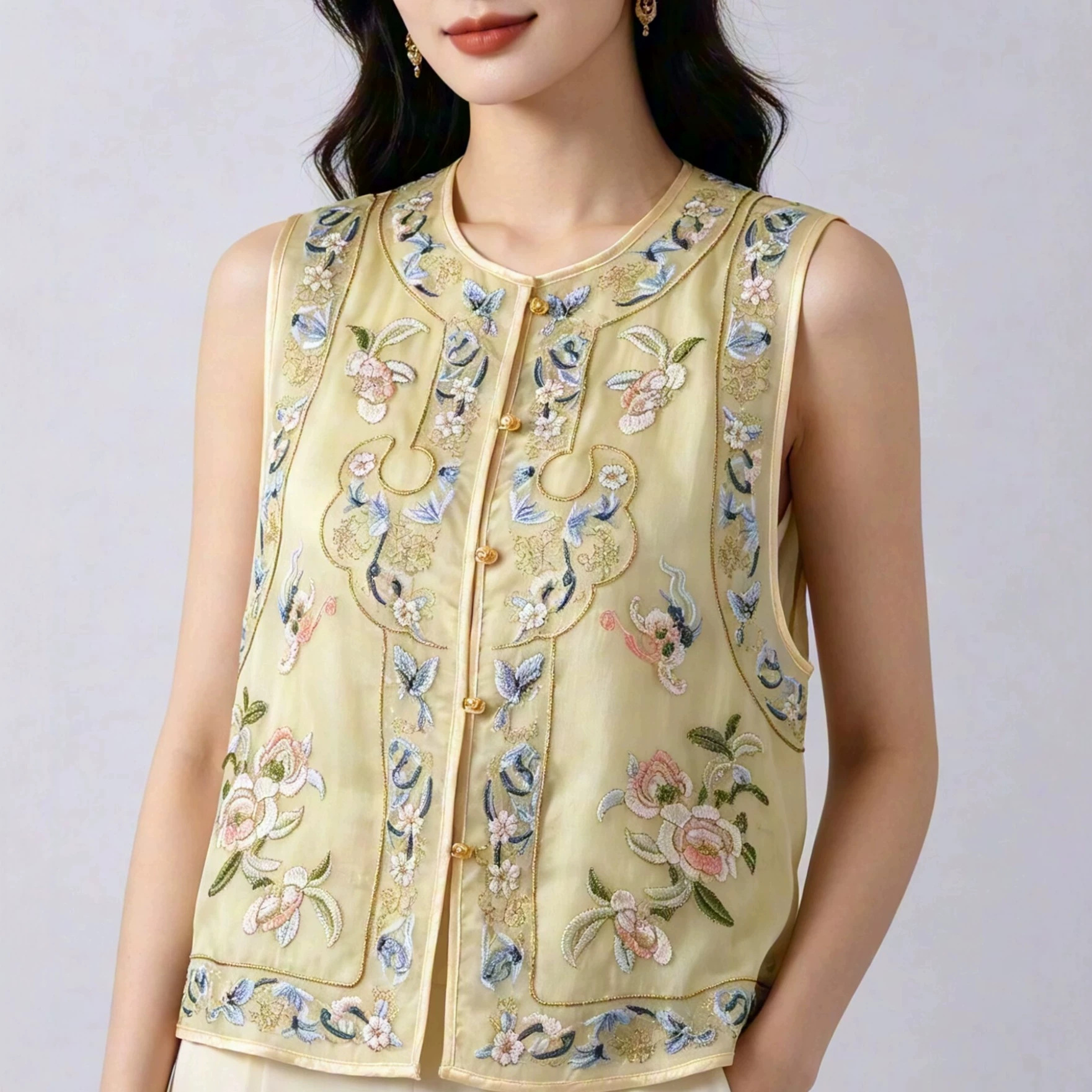 New Chinese-style embroidered vest for women, sleeveless summer top, retro style, heavy-duty silk top, elegant and versatile.