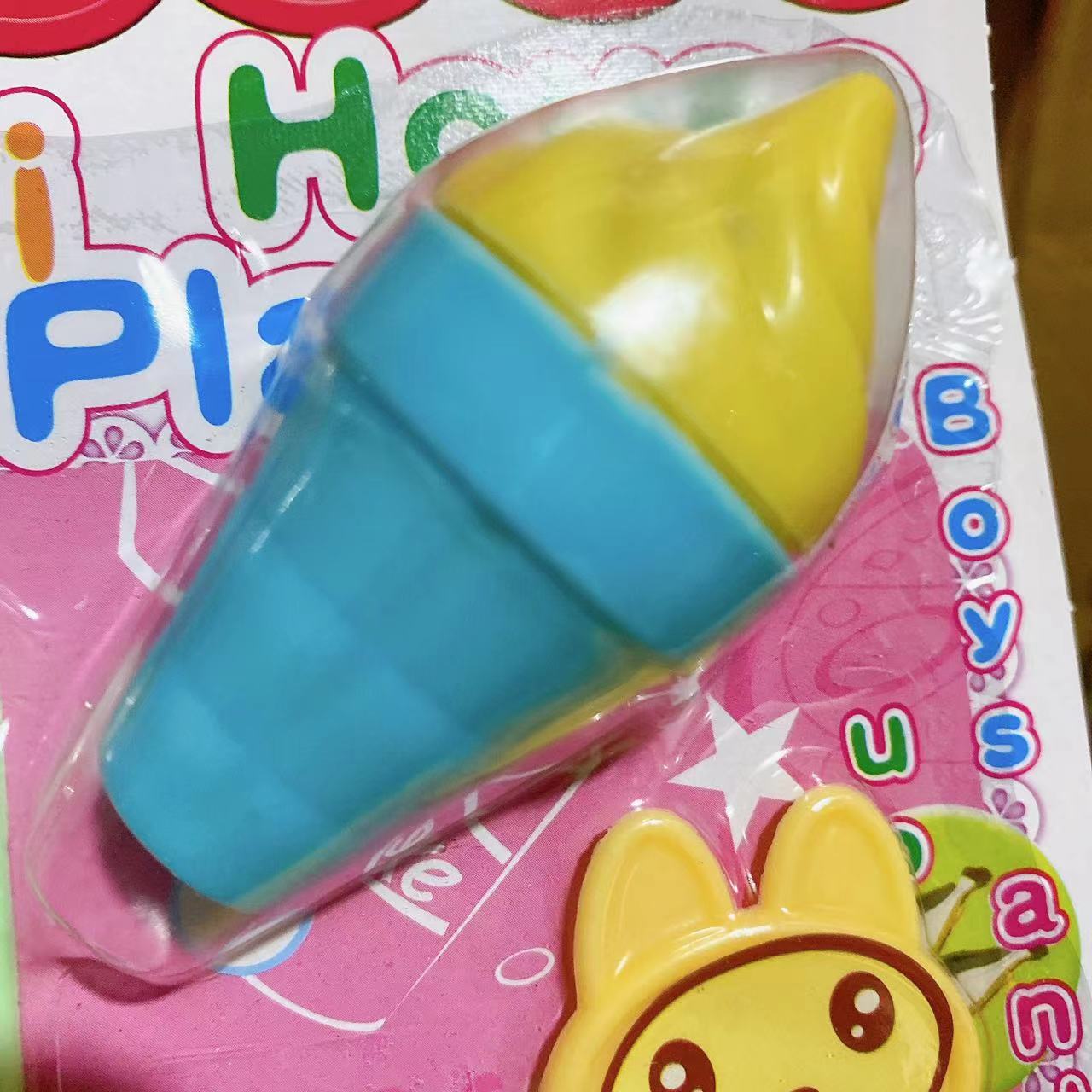 Juego de caramelo de juguete para niños juego de simulación de juguete de Casa coche comedor helado puesto de juguete anillo 2 yuanes al por mayor