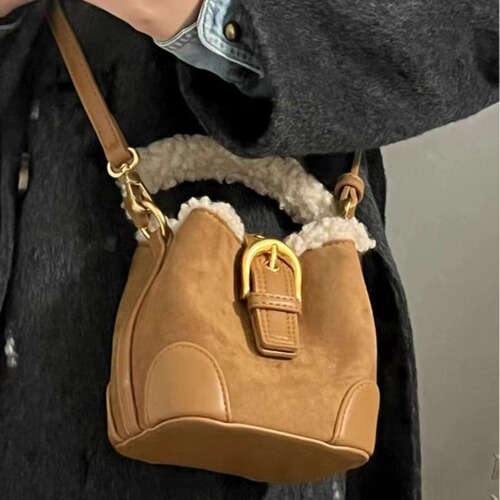 Autumn and Winter Women's Single Shoulder Bag, Women's Casual Retro Plush Bag, Versatile Commute Bag, Fluffy Handheld Crossbody Bag