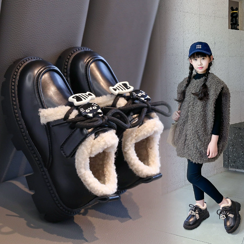 Хлопчатобумажные туфли для девочек 2024 новые зимние детские кожаные туфли принцессы плюс бархат теплая маленькая девочка в британском стиле