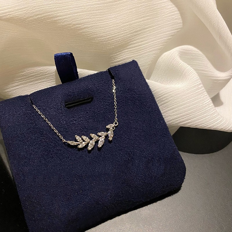 Wheat Ear Necklace Light Luxury and Unique Design Sense 2023 New Small Leaf Collar Chain as a Valentine's Day Gift for_voghion.com