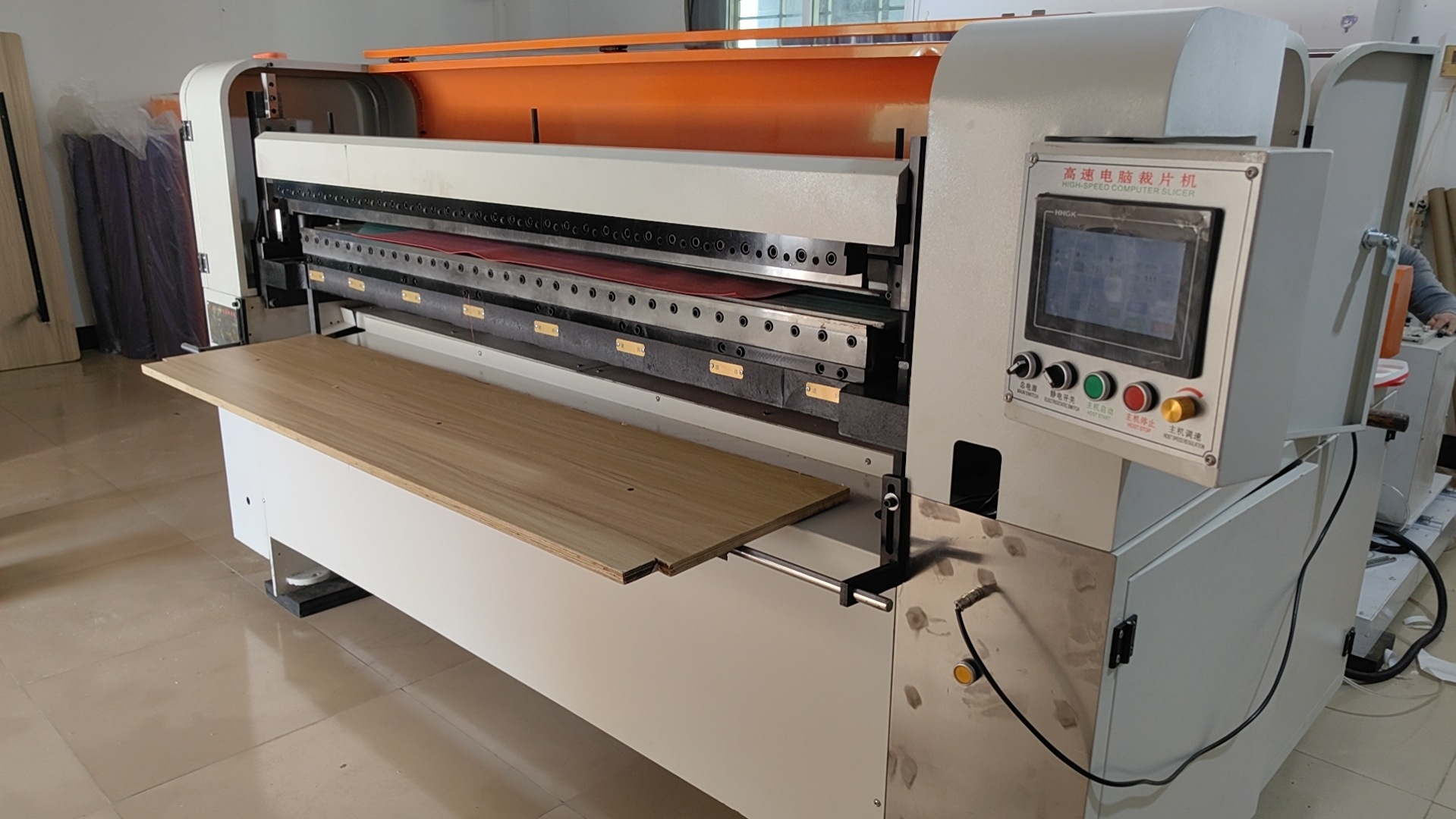 网球拍缠把带裁切机