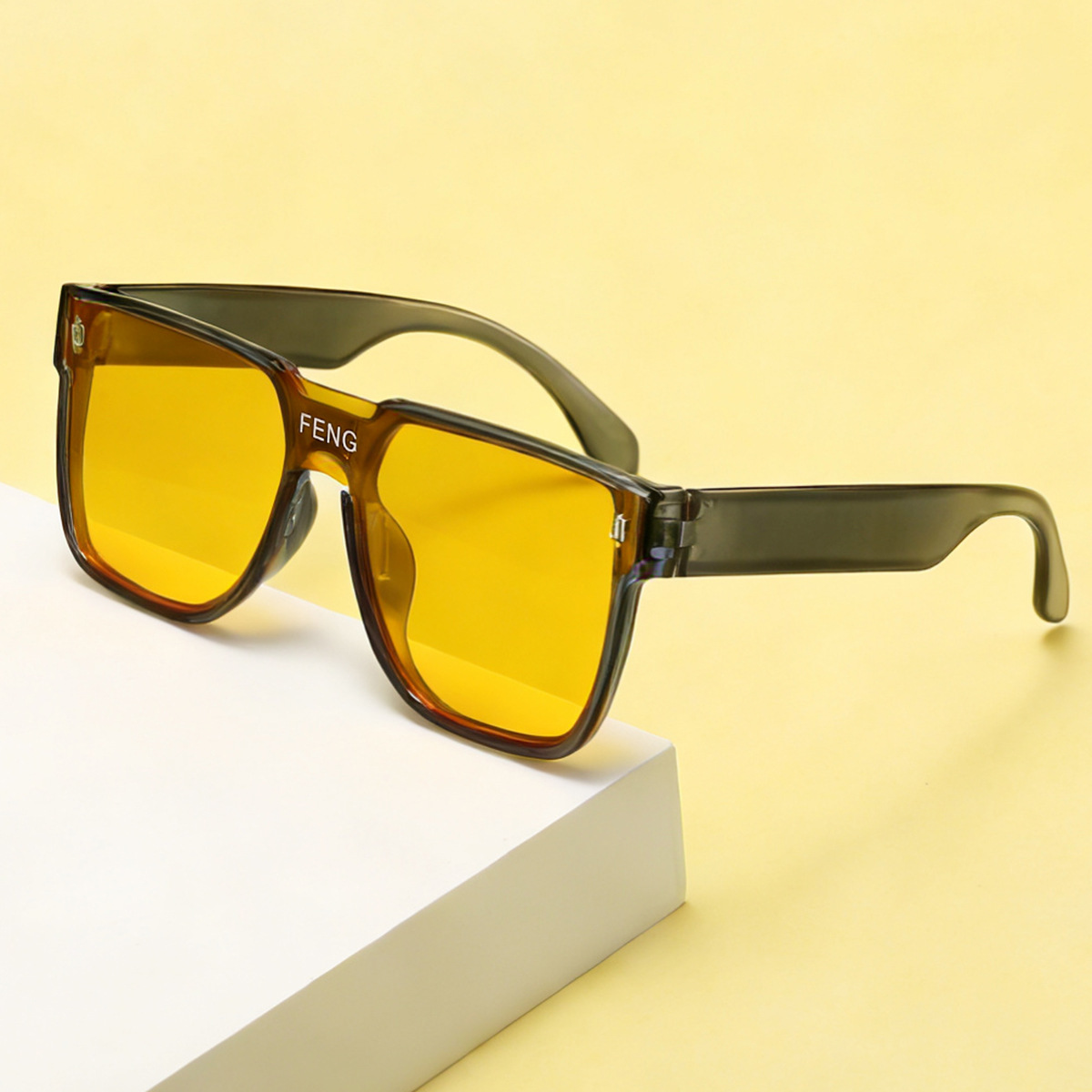 Gafas de Sol Infantiles de Marco Grande de PC y AC con Protección UV400 para Protección Solar y Actividades al Aire Libre