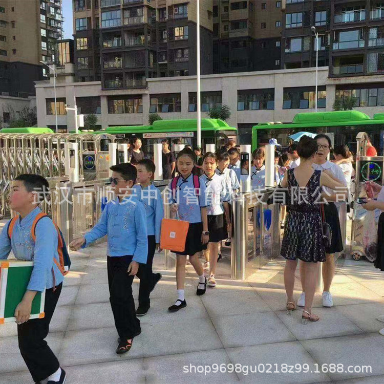 湖北幼儿园小学人脸识别闸机学校摆闸手机推送系统实时抓拍人脸机