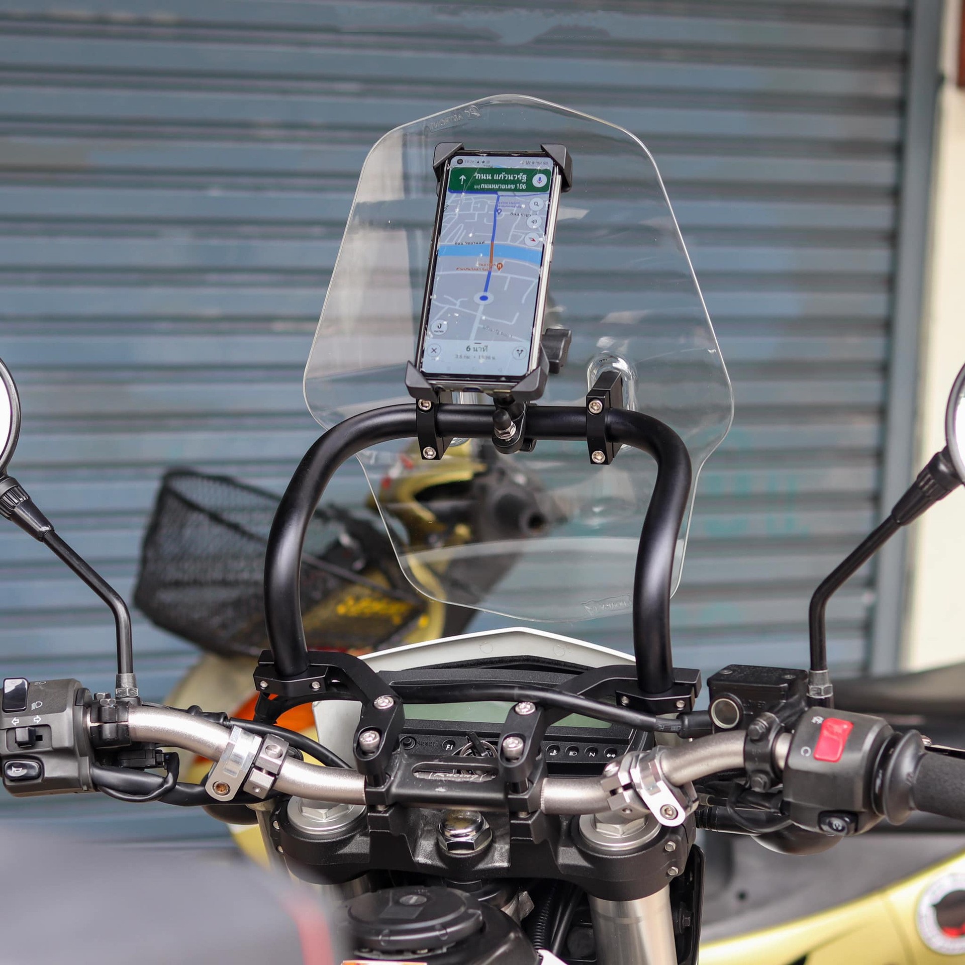 Universal Motorcycle Modified Windshield, Heightened Transparent Front Windshield, Aluminum Alloy Fixed Bracket, Windscreen Accessories
