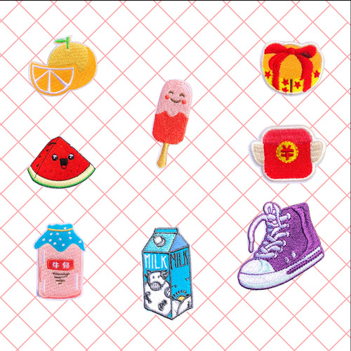 Cute mini cartoon love embroidery patch badge, doll clothing accessories, notebook, adhesive back animal cloth patch