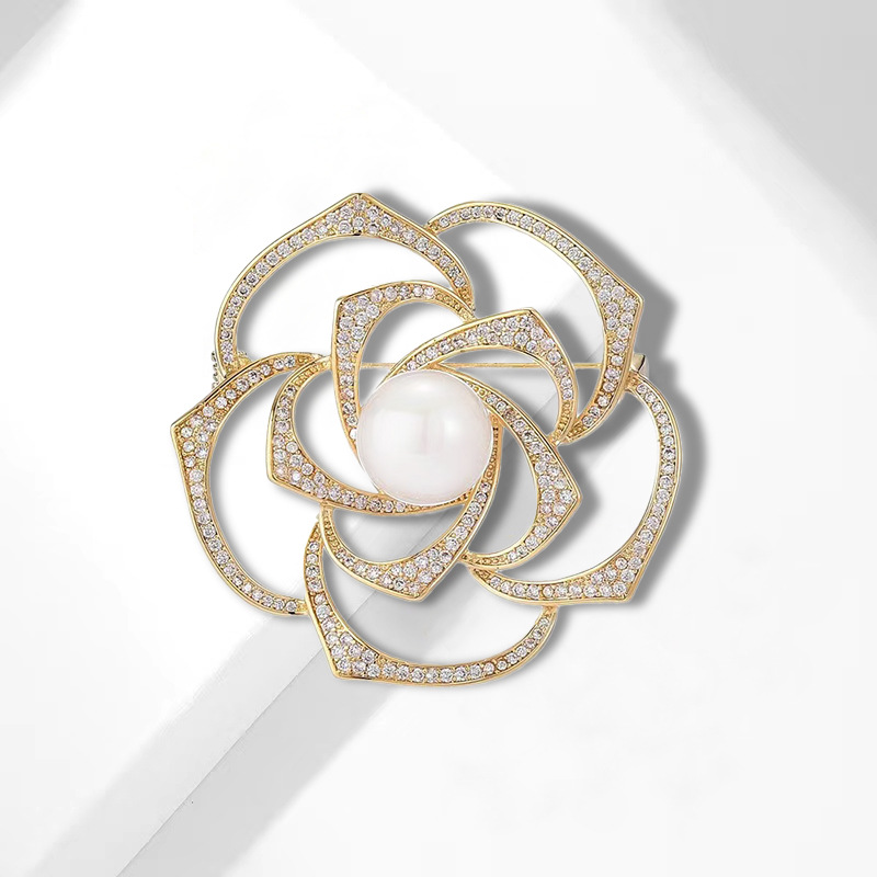 Elegante broche de camélia com pérolas para mulher estilo vintage_voghion.com