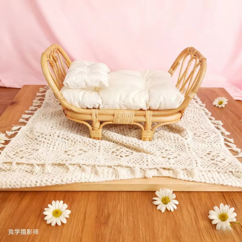 European and American Cross-Border Handmade Rattan Bed, Retro Nostalgic Photography Props, Posing Shooting Background, Posing Special Bed
