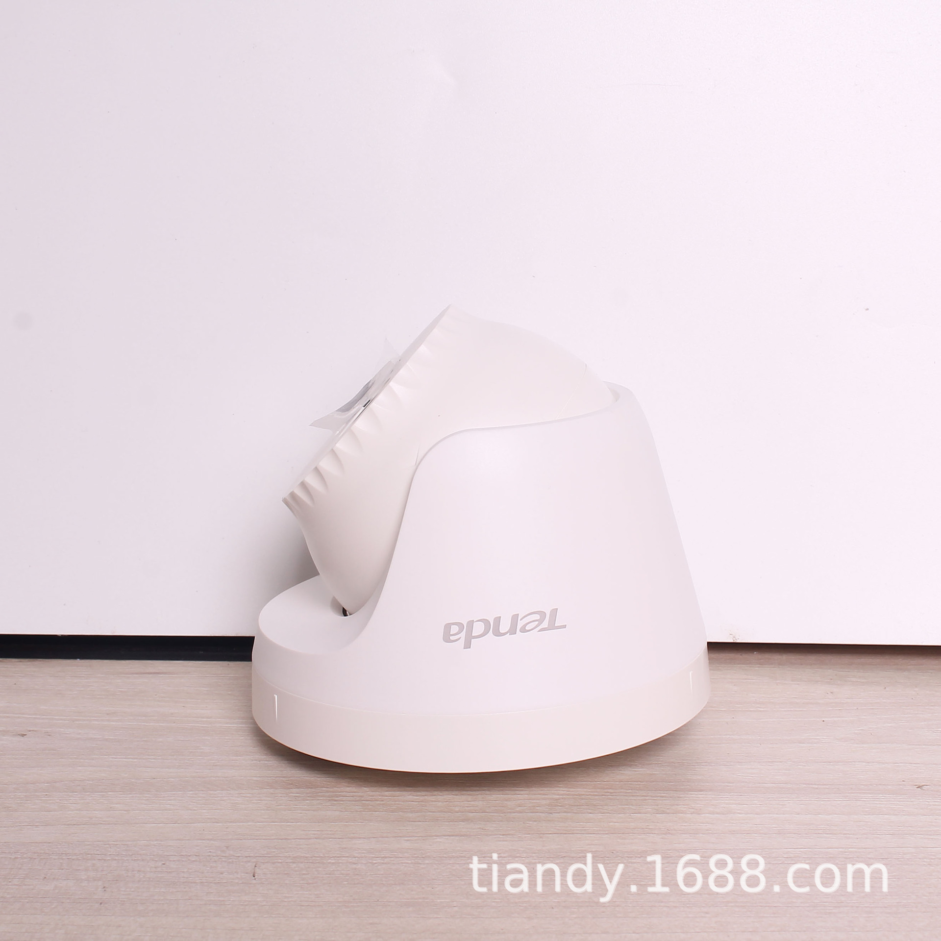 Tenda 4MP POE and DC IP Camera Full-Color  IP67 Waterproof