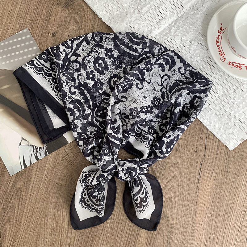 Bufanda de seda Georgette Bufanda cuadrada pequeña con cuello Nueva bufanda pequeña con estampado de anacardo de moda Bufanda de sentido avanzado Bufanda de chal