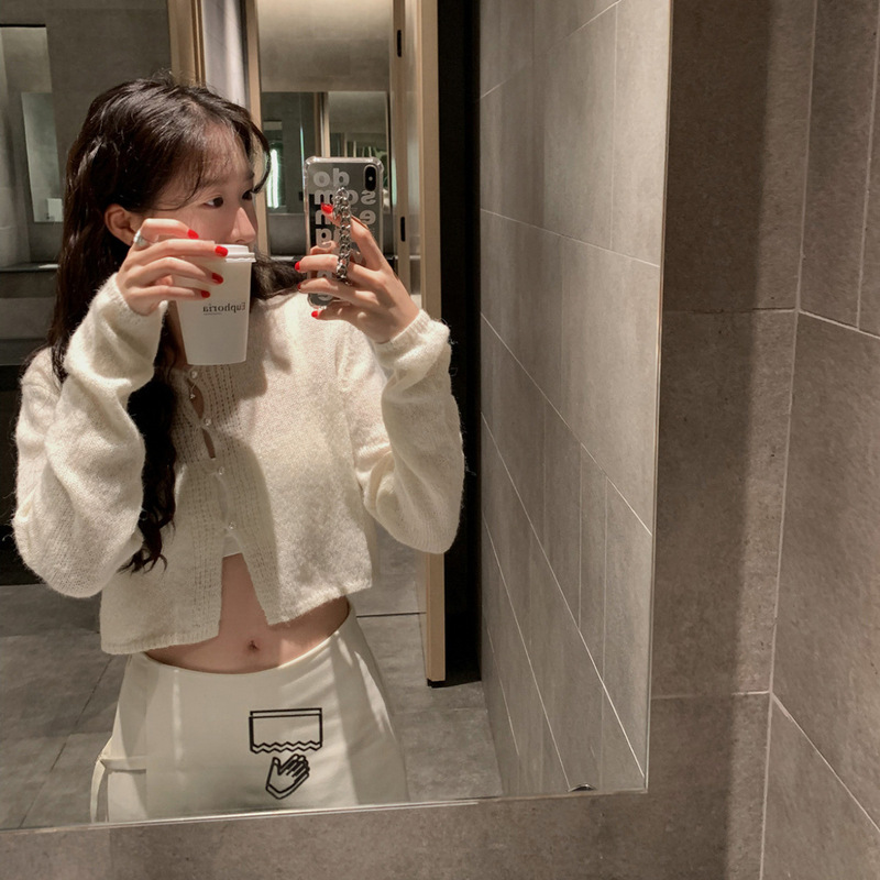 Eun Ou inbyin Pearl Buckle Short Top Early Autumn Women's Elegant All-match Soft Waxy Thin Knitted Cardigan for Women