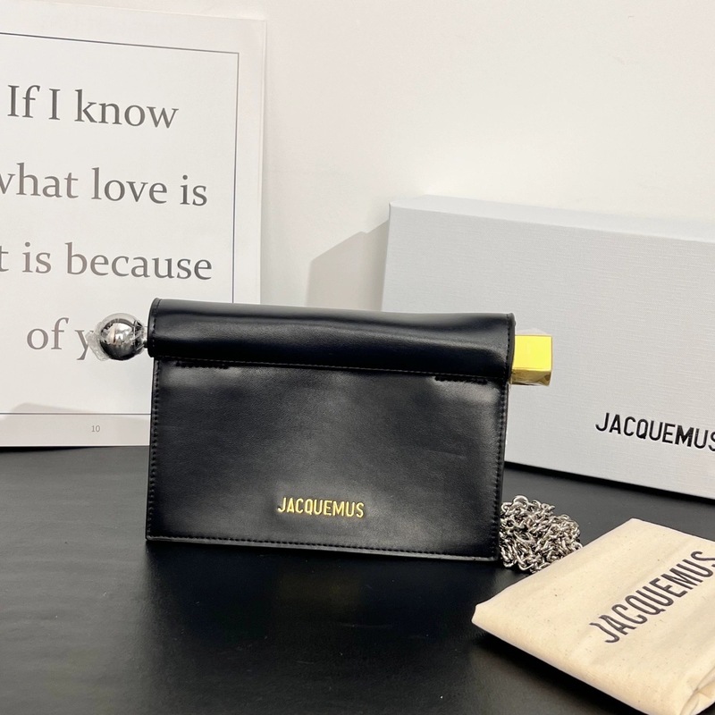 本革 Jacquemus2025 新型プラスチックバッグ、多用途の小さなスクエアバッグ、ショルダークロスボディの小さなバッグ、カーリングチェーンバッグ|undefined