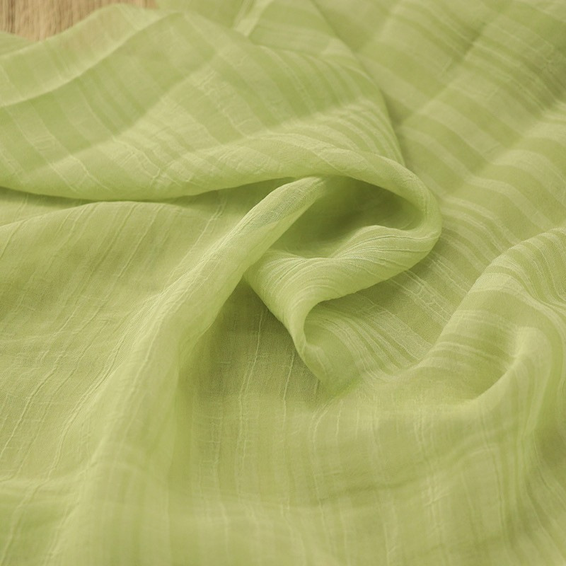 亲亲我的青青 浅绿色肌理褶皱条纹雪纺布料 轻柔丝巾罩衫夏季面料