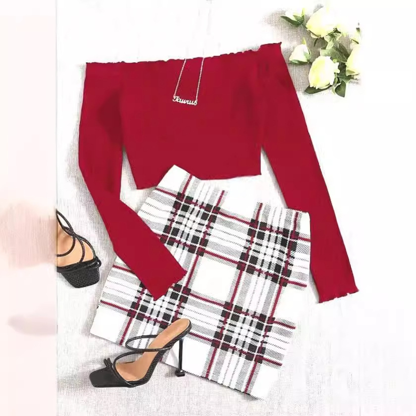 新款女士时尚露肩长袖T恤+格子半身裙套装