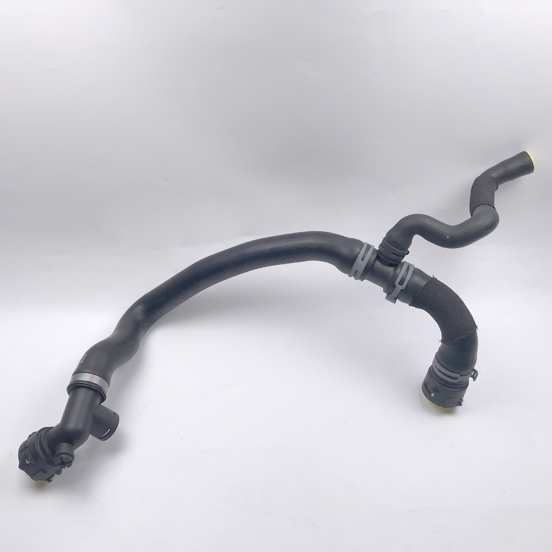 Suitable for Audi Q5 Q5L 2017-2025 Car Water Tank Lower Pipe Coolant Hose 80D122055