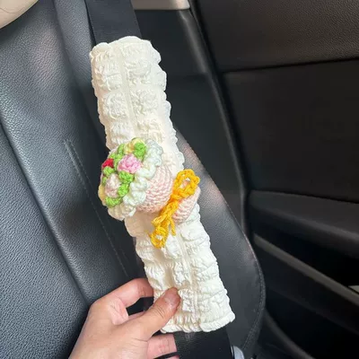 Belt Shoulder Protector Anti-Neck Strangulation: Seat belt shoulder pad - pink-and-white-rose-puff-shoulder-cover-no-specifications