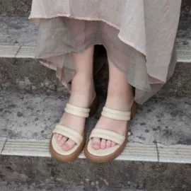 女式休闲单鞋;女式皮靴;平底拖鞋