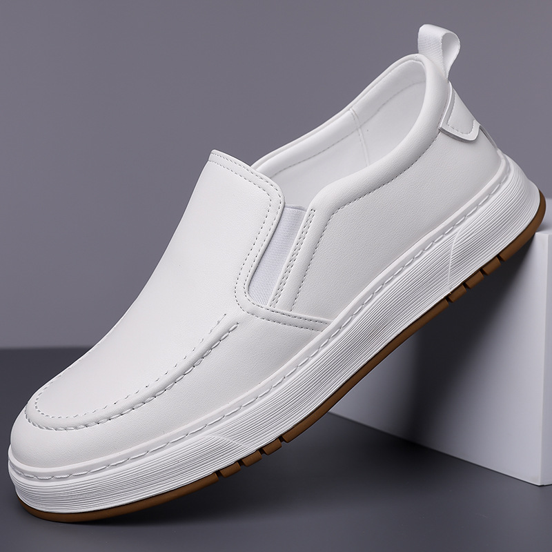 2025 primavera y otoño nuevo estilo zapatos de hombre de cuero suave tendencia transfronteriza de suela blanda zapatos de cuero casuales diarios de todo fósforo zapatillas de deporte al por mayor