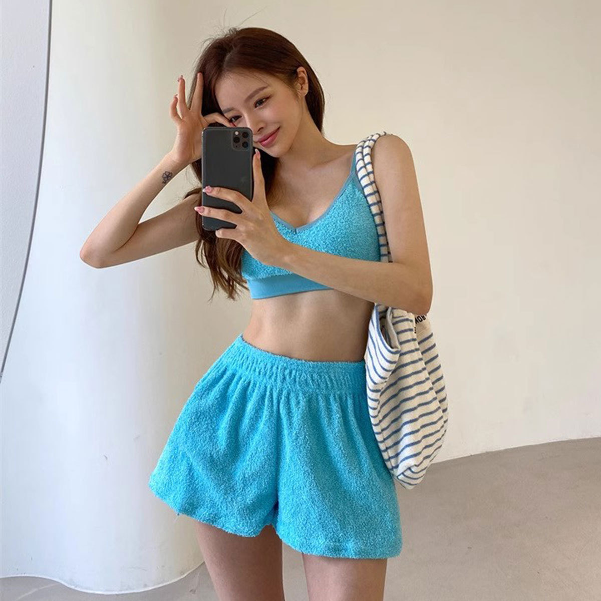 Nuevo bikini multicolor toalla tela split traje de baño tirantes top de tubo falda de tres piezas vacaciones en la playa de aguas termales