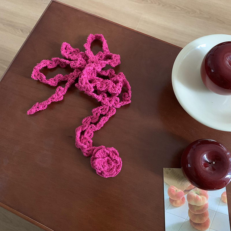 Pañuelo de seda, tira larga, sentido de alta calidad, nuevo estilo, flor de ganchillo tejida a mano, bufanda estrecha, serpentina, collar de cadena de clavícula