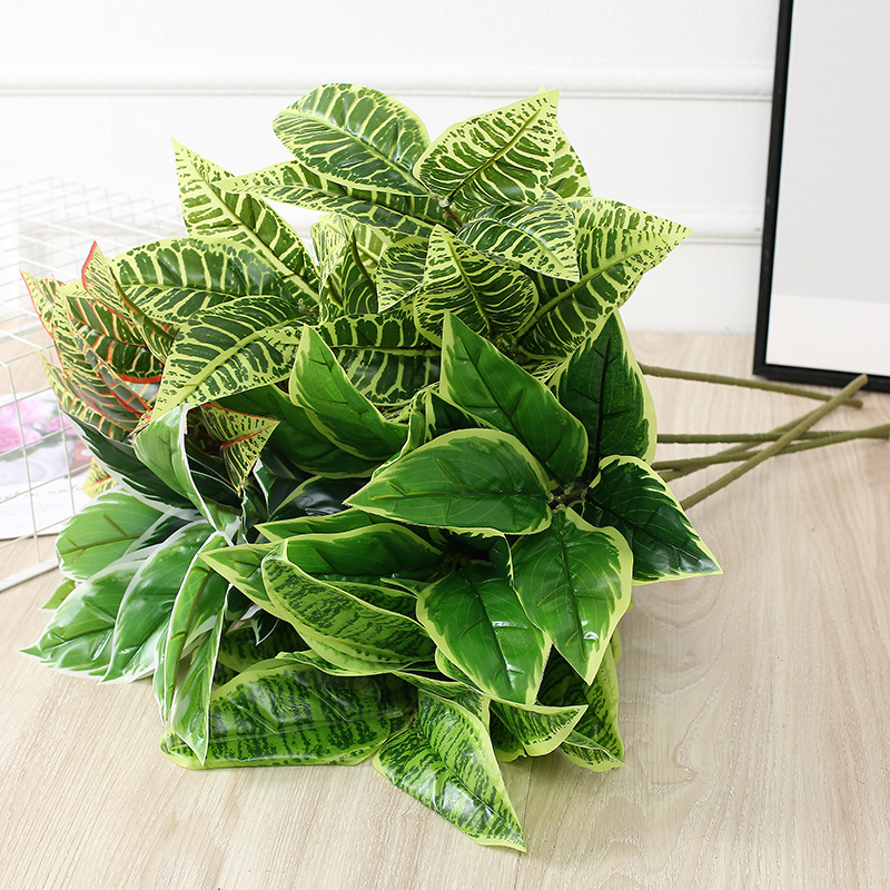 仿真植物过胶绿植叶子摄影场景布置仿真假花变色木仿真绿萝叶批发