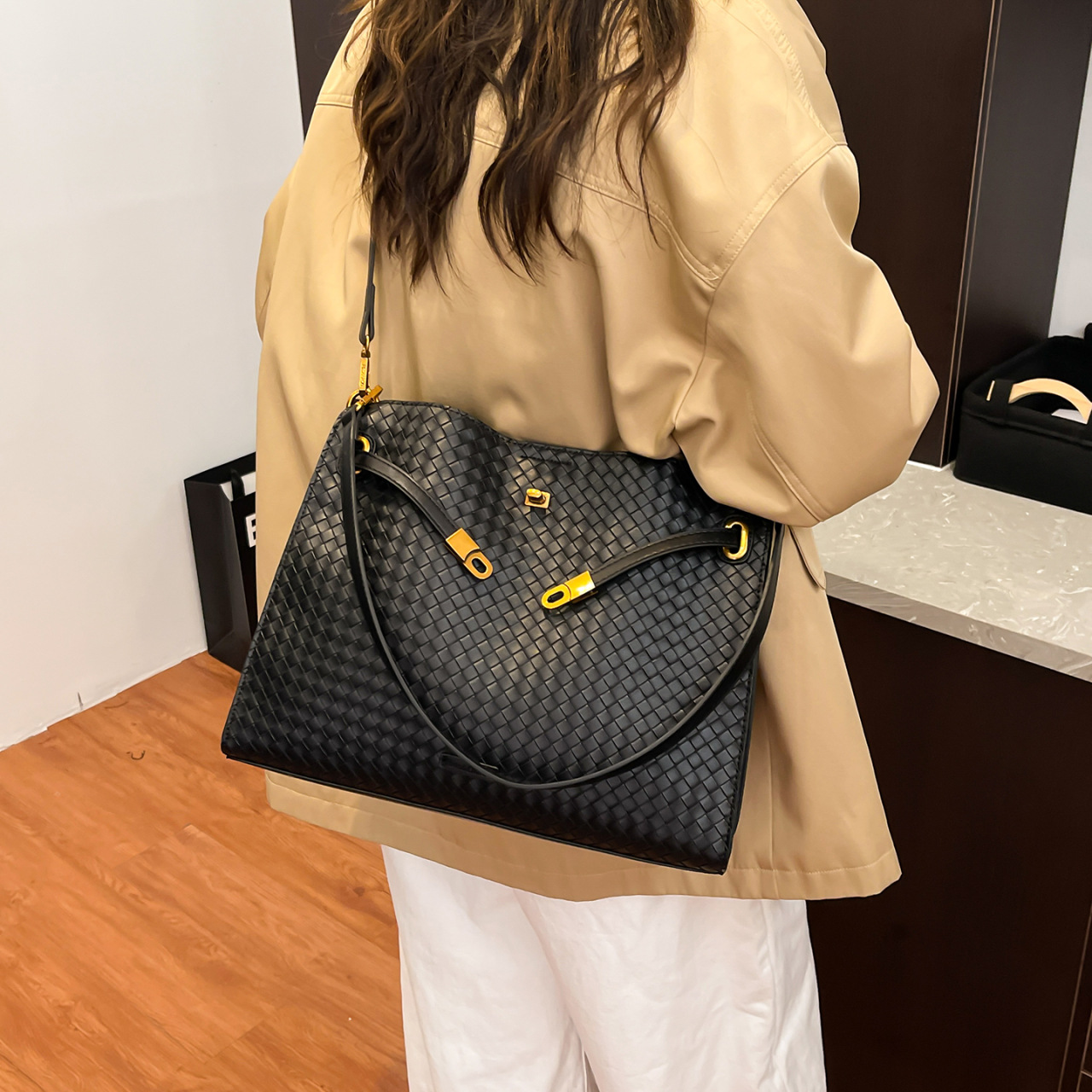 Bolsa de tejido de comercio exterior transfronterizo de mujeres alta sensación de brazo bolso de viaje universal bolso de hombro de gran capacidad mochila