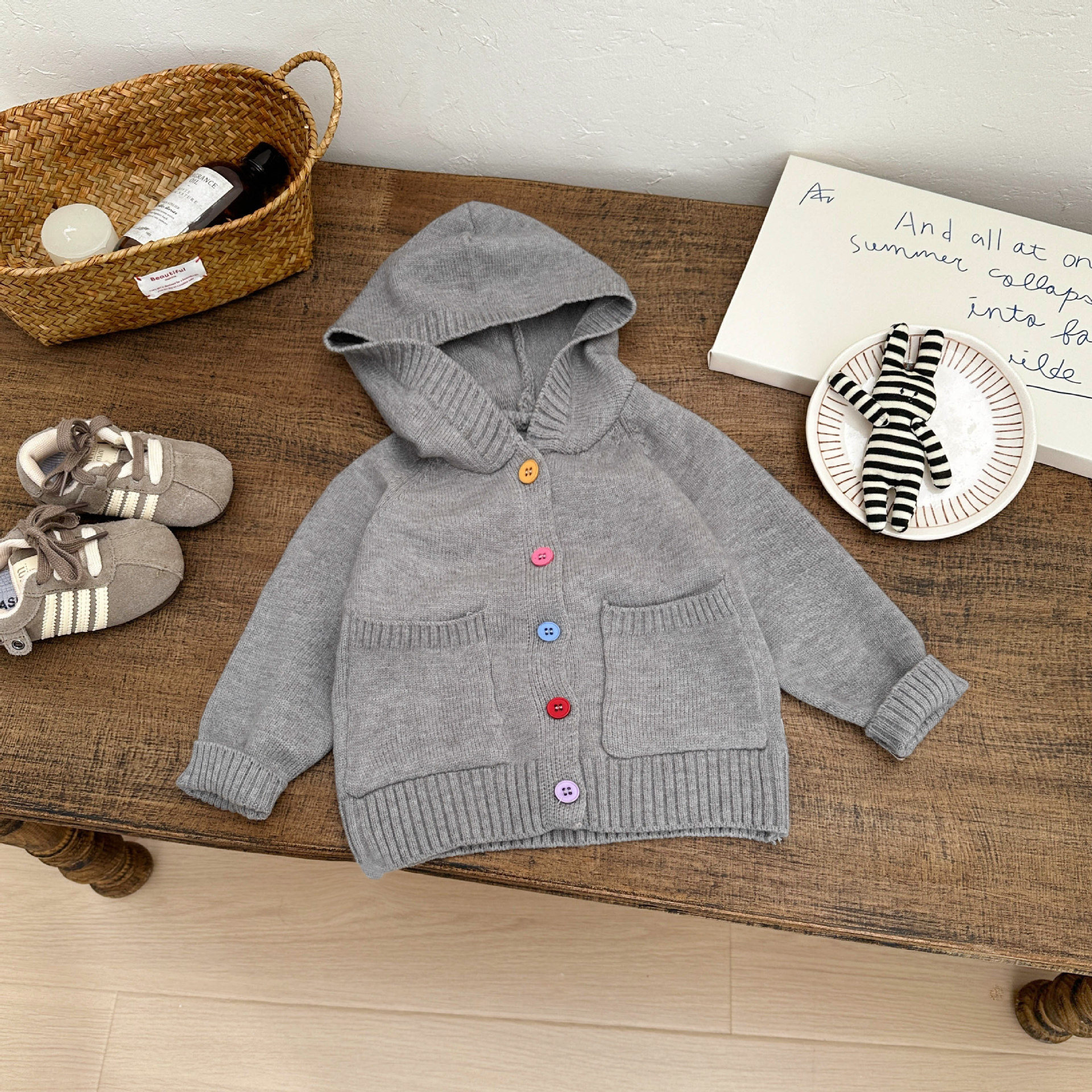 Primavera coreana suéter infantil primavera guapo bebé ropa de moda con capuz de punto cardigan suéter
